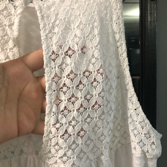 White and lace tank top - Picture 3 of 4